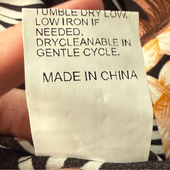 Shein Floral Crochet Inset V Neck Mini Dress Women’s Size Medium - Picture 8 of 8